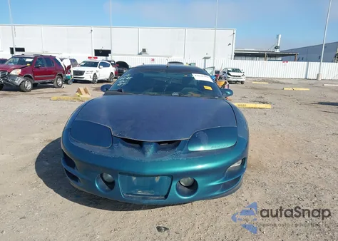 1998 Pontiac Firebird Trans Am z USA, uszkodzony, nr VIN 2G2FV22G2W2230717
